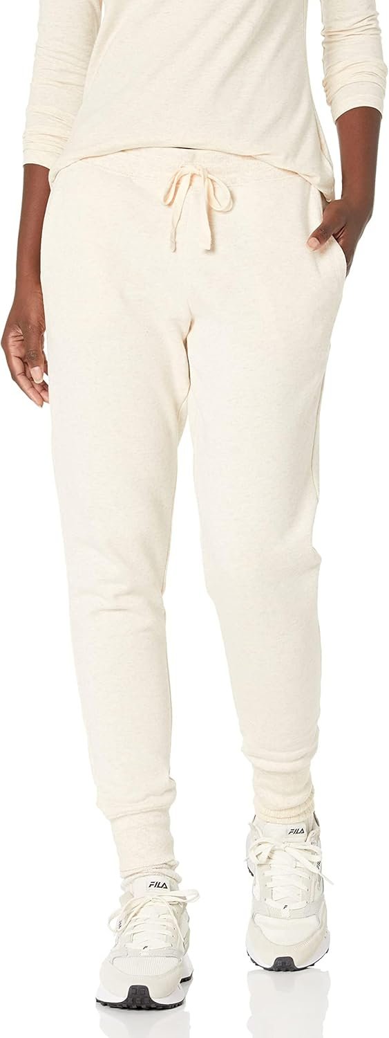 Amazon Essentials Women’s Fleece Jogger Sweatpant (Available in Plus Size)