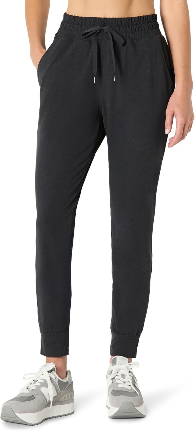 Amazon Essentials Women’s Athletic Soft Performance Lightweight Cropped Capri Workout Jogger Sweatpants